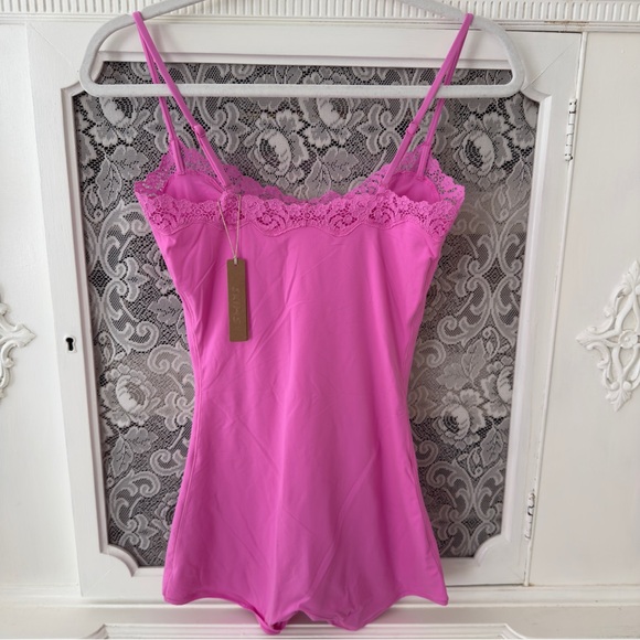 SKIMS FITS EVERYBODY Neon Orchid 
Lace Onesie Romper - Picture 6 of 9